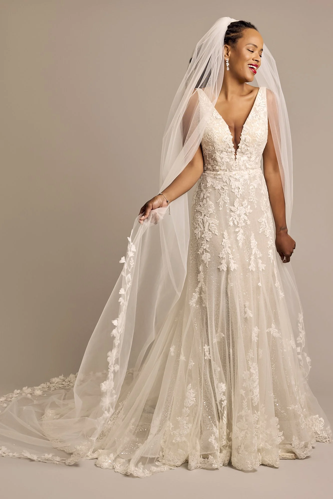 3D Garden Floral Tulle Cathedral Veil - Image 2