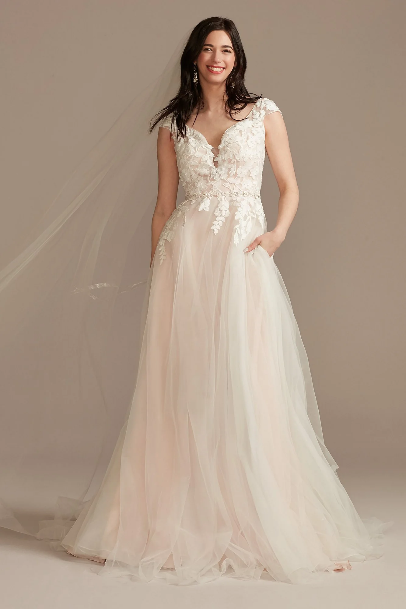 Appliqued Cap Sleeve Tulle Ball Gown Wedding Dress - Image 5