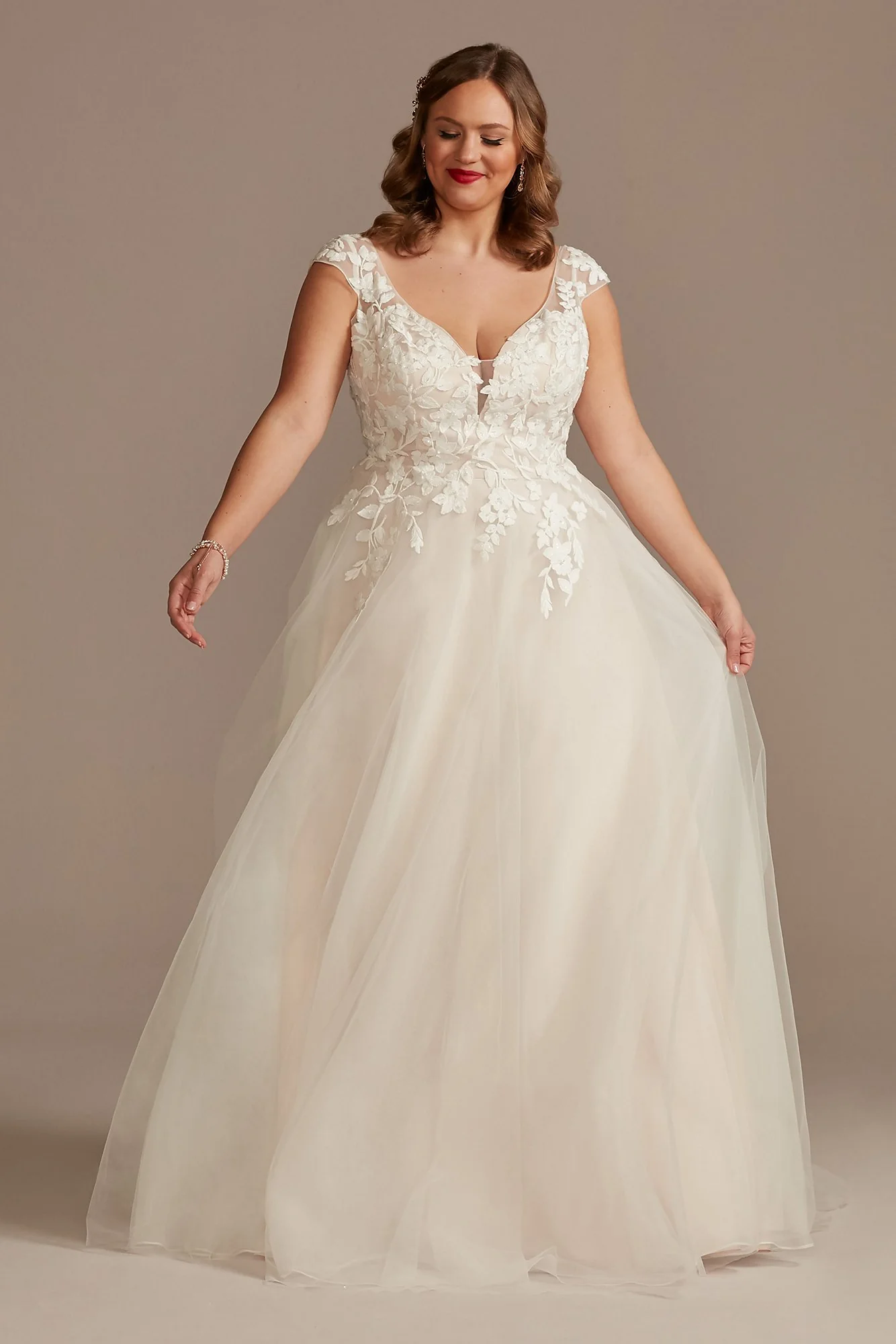 Appliqued Cap Sleeve Tulle Ball Gown Wedding Dress - Image 9