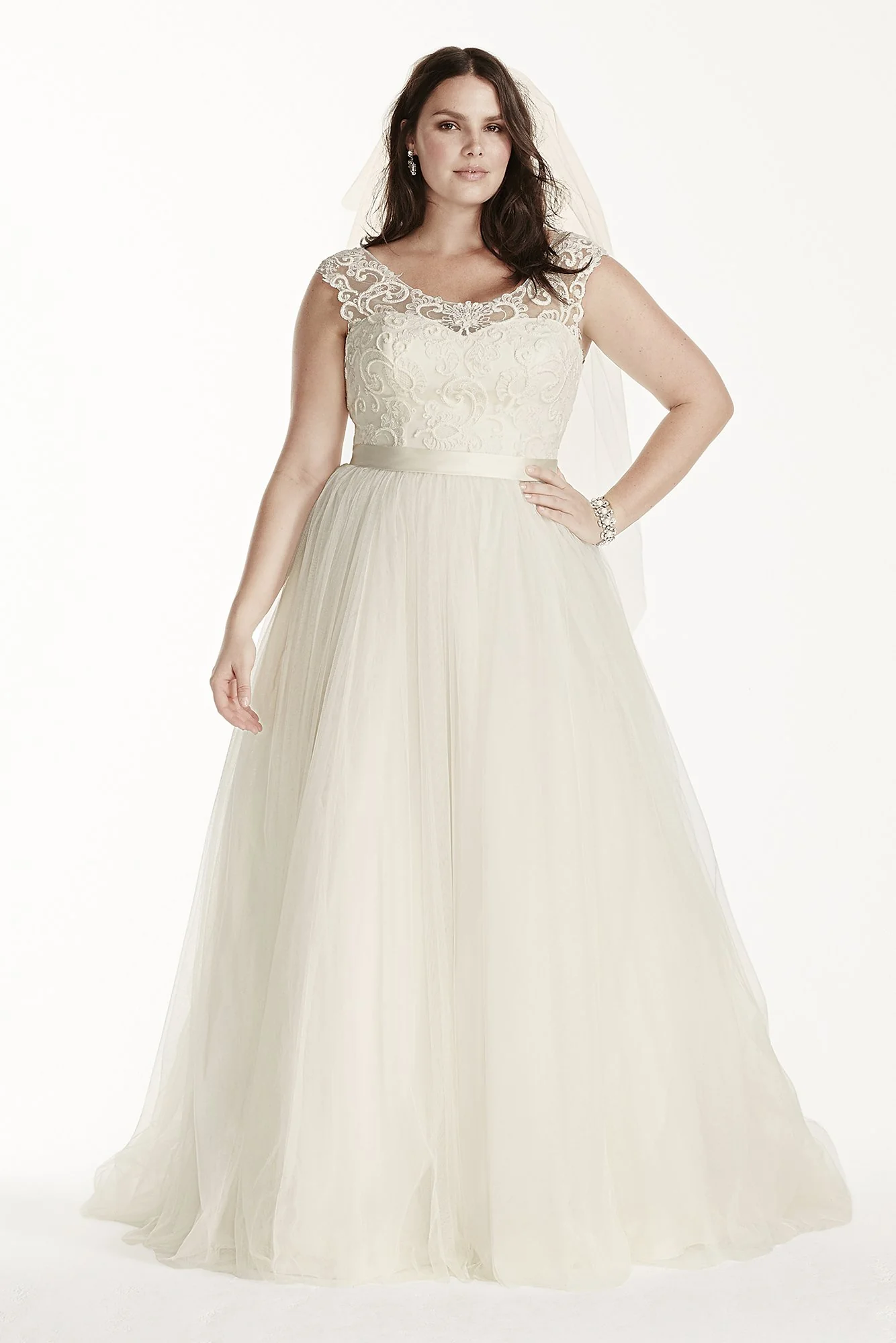 As-Is Tulle Plus Size Cap Sleeve Wedding Dress - Image 3