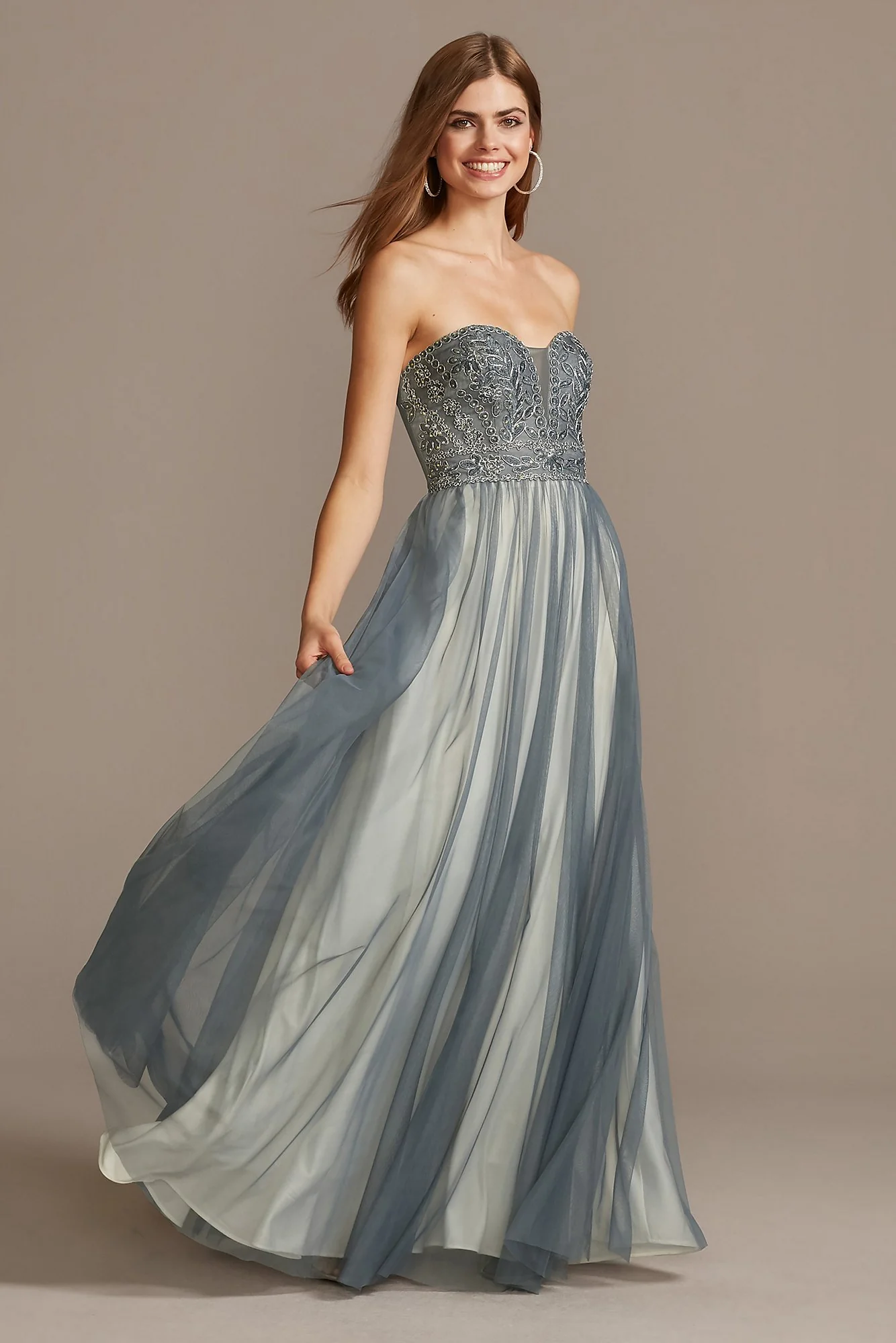 Corded Lace Embellished Plunge Bodice Tulle Gown - Image 2