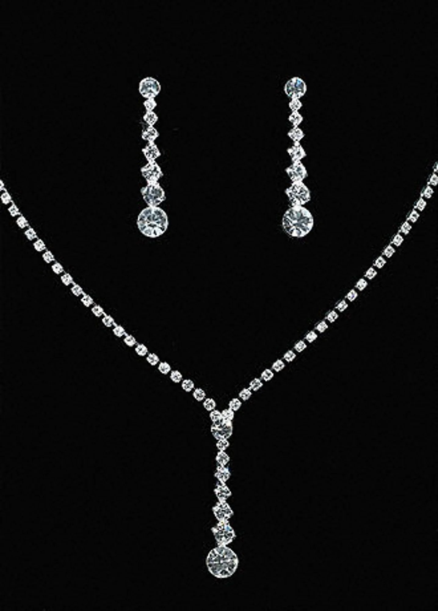 Crystal Y-Necklace with Graduated Crystal Earrings