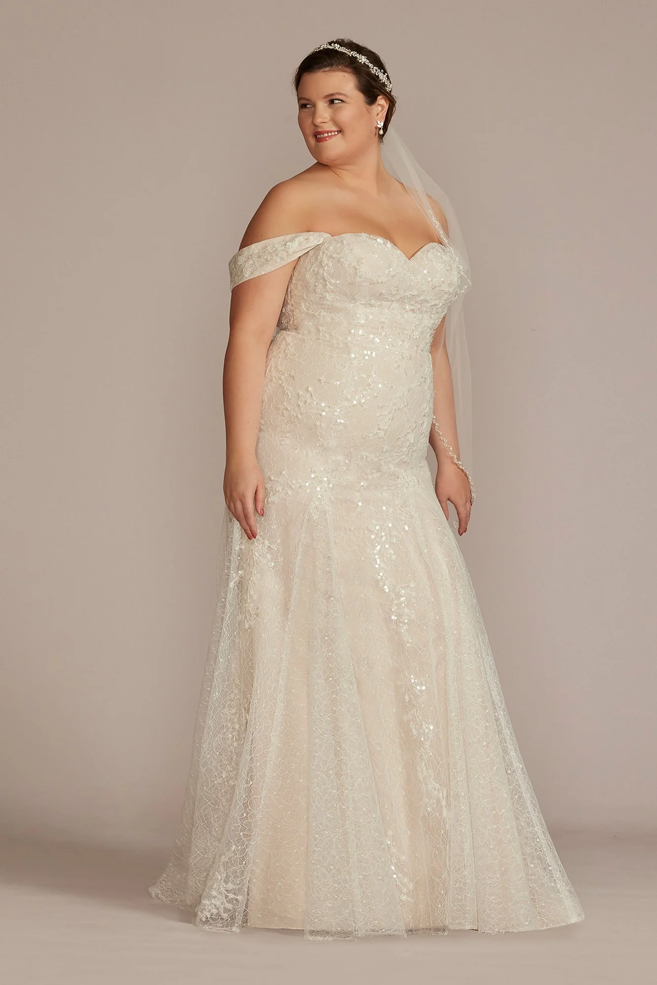 Detachable Sleeve Lace Mermaid Wedding Dress - Image 4