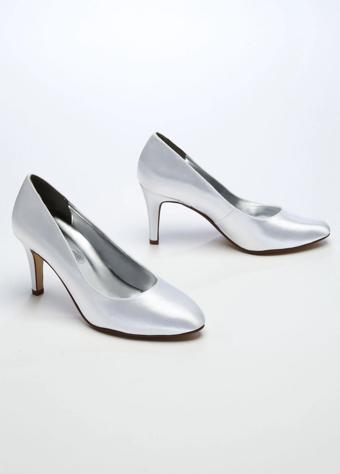 Dyeable Almond Toe Pump