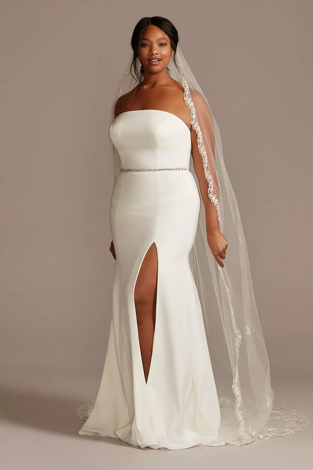 Embroidered Floral Scalloped Hem Cathedral Veil - Image 3