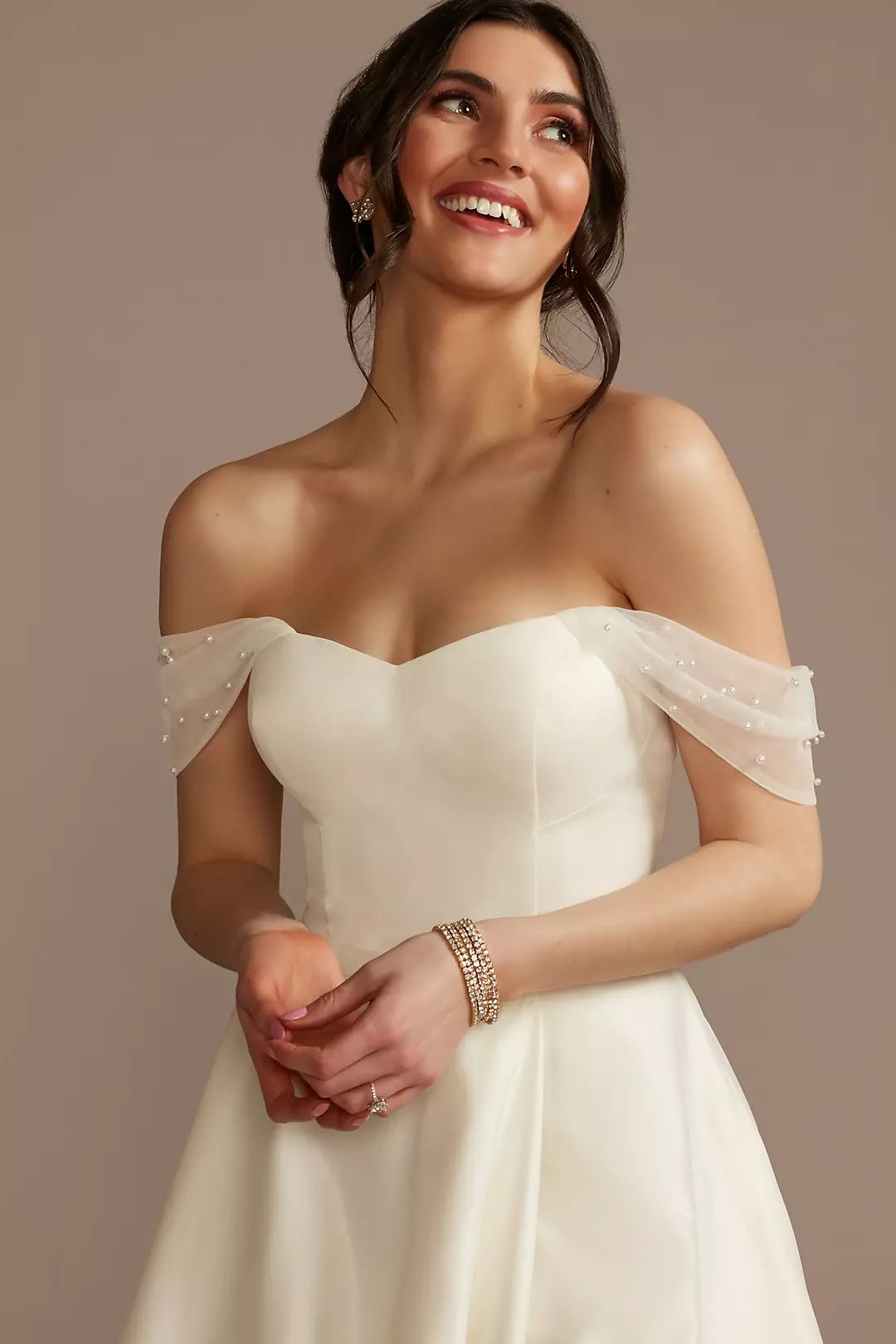 Faux Pearl Tulle Detachable Swag Sleeves - Image 2