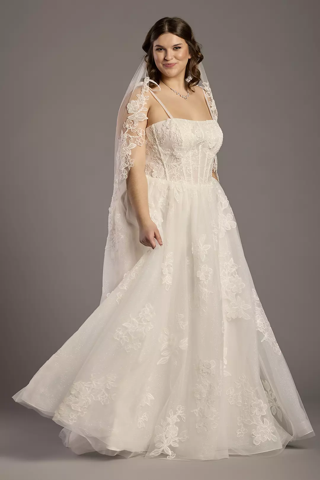 Floral Applique Fingertip Veil