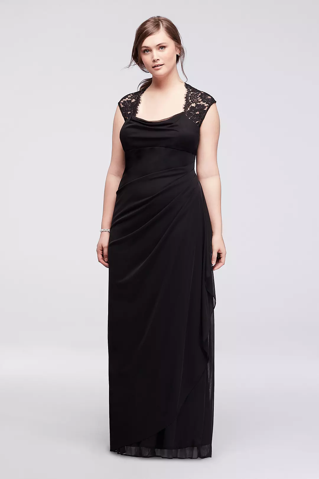 Cap Sleeve Jersey Plus Size Dress with Lace Detail - Image 13