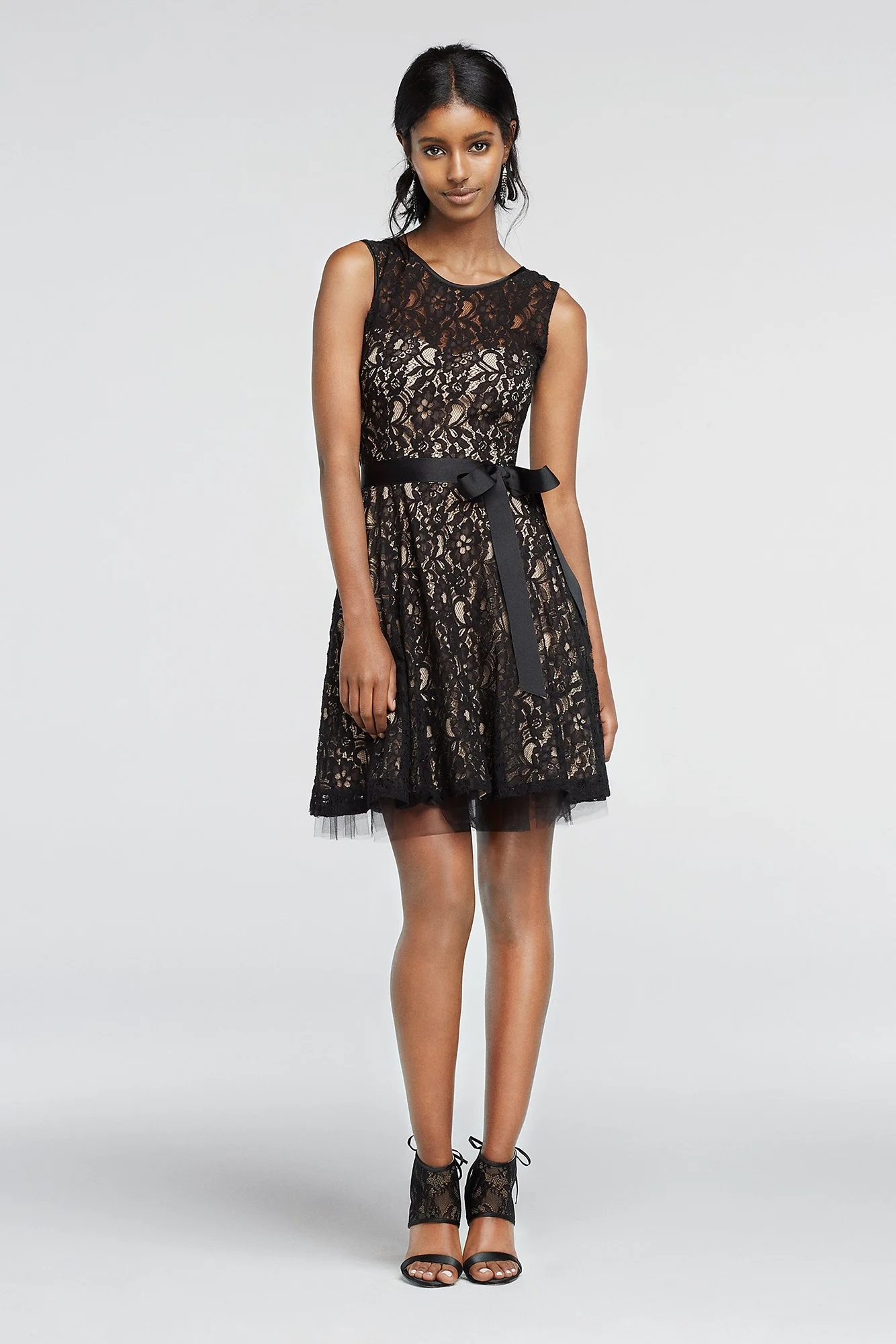 Lace A-Line Sleeveless Dress with Sash Detail - Image 5