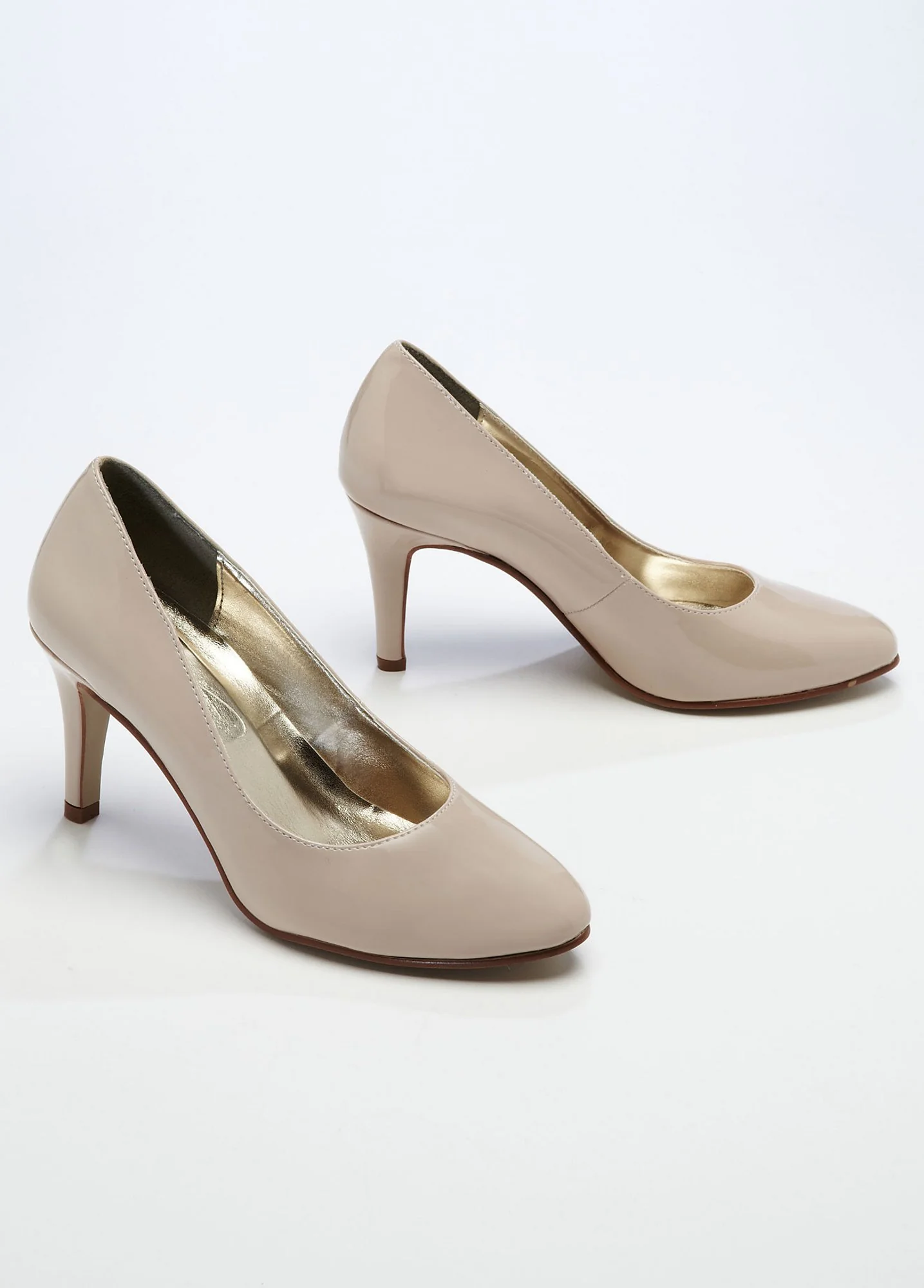 Mid Heel Closed Toe Pump