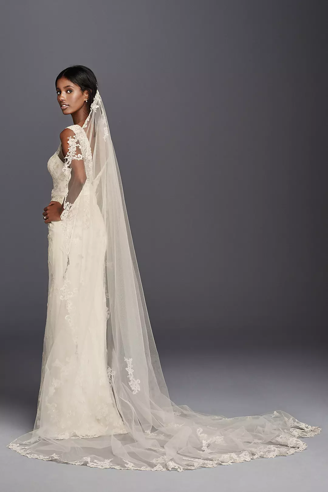 One Tier Cathedral Lace Applique Comb Veil - Image 2