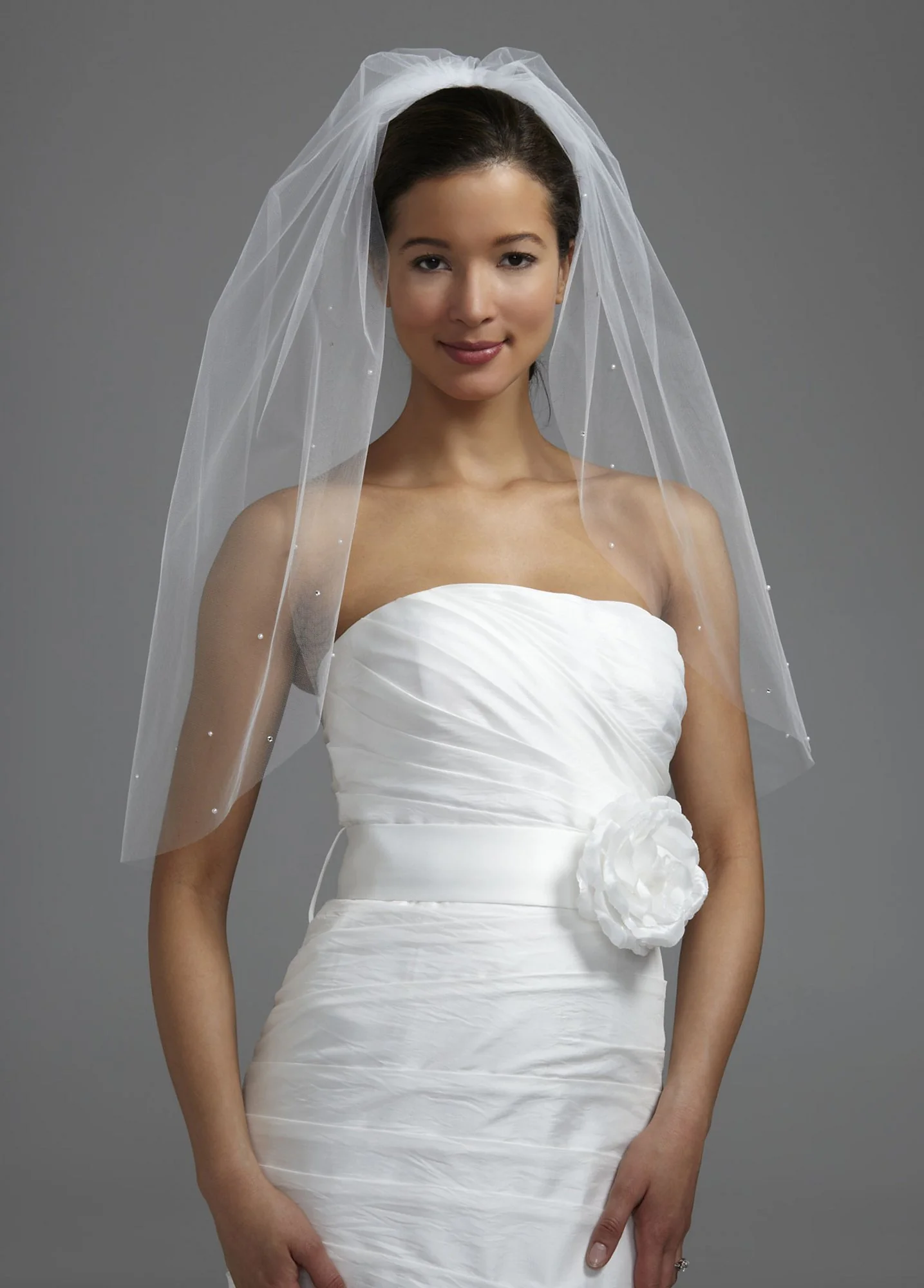 One Tier Veil with Rhinestone and Pearls - Image 2