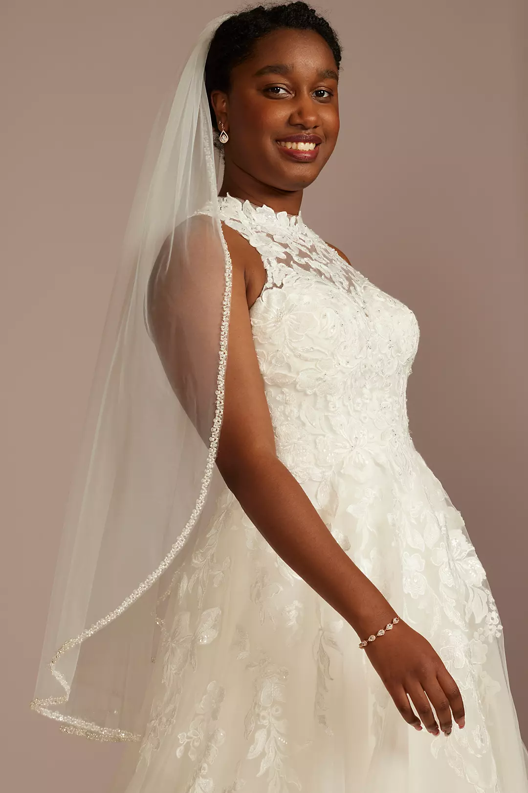 Pearl and Sequin Trimmed Tulle Mid-Length Veil - Image 2