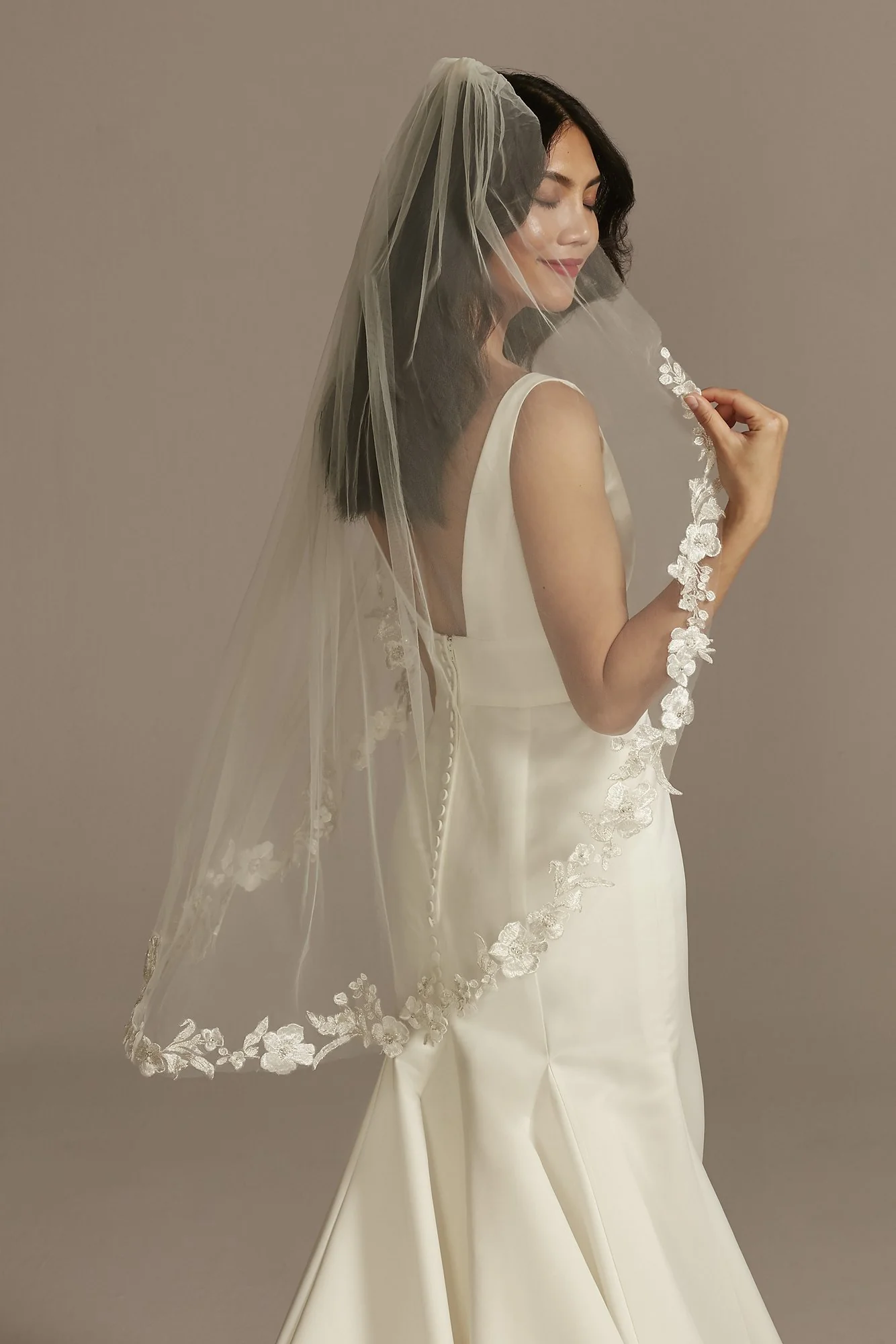 Pearls and Crystal Cutout Lace Mid-Length Veil