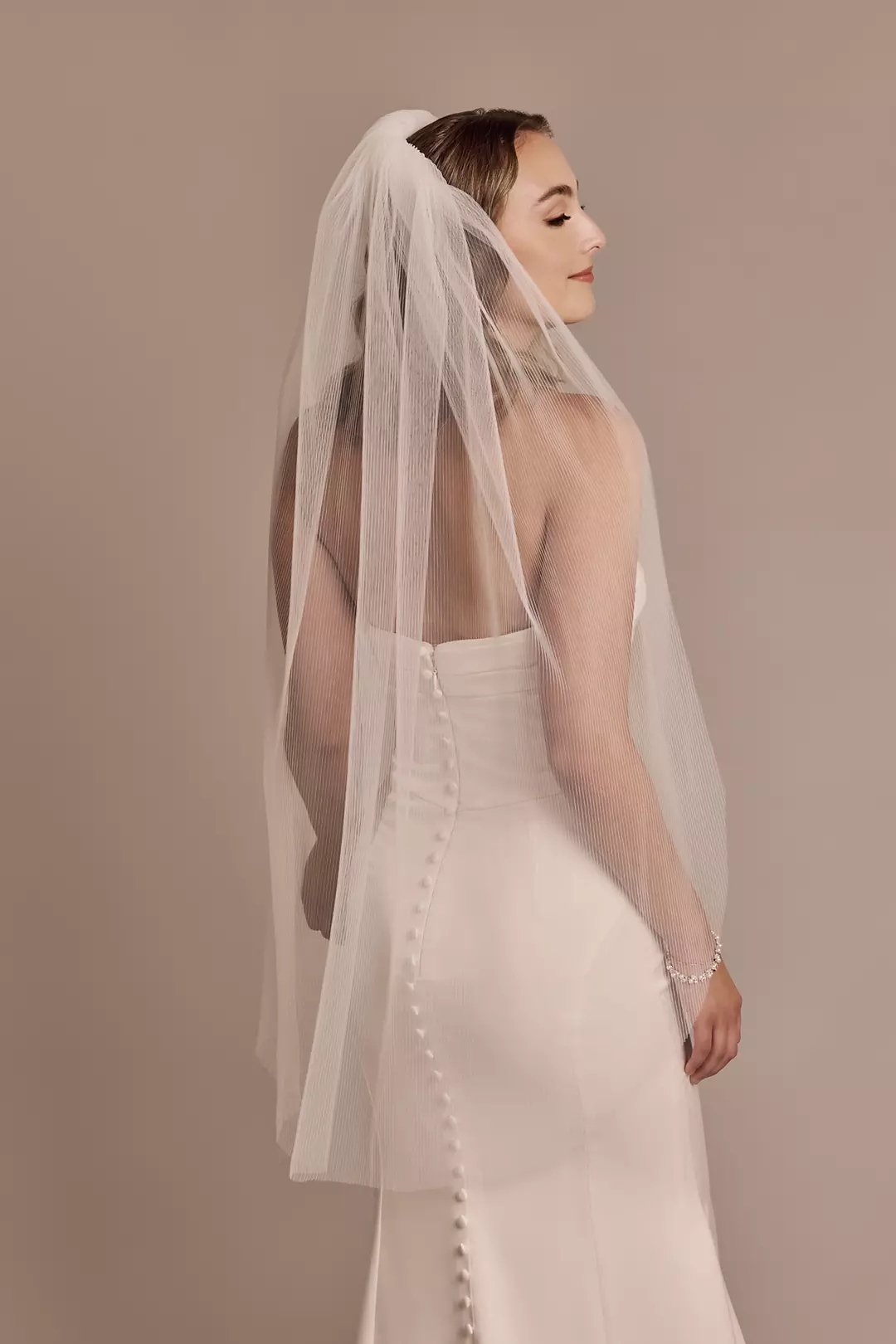 Pleated Mid-Length Veil