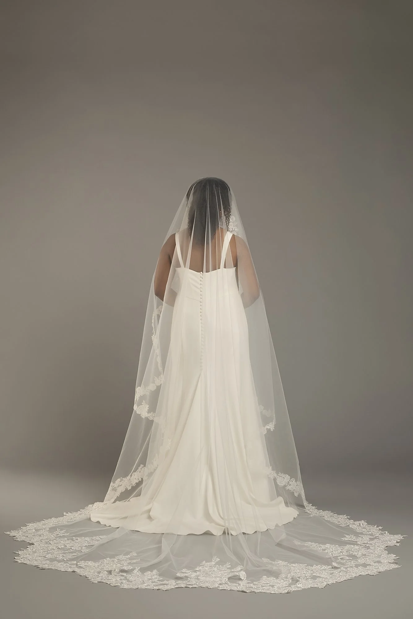 Scalloped Edge Mantilla Cathedral Veil