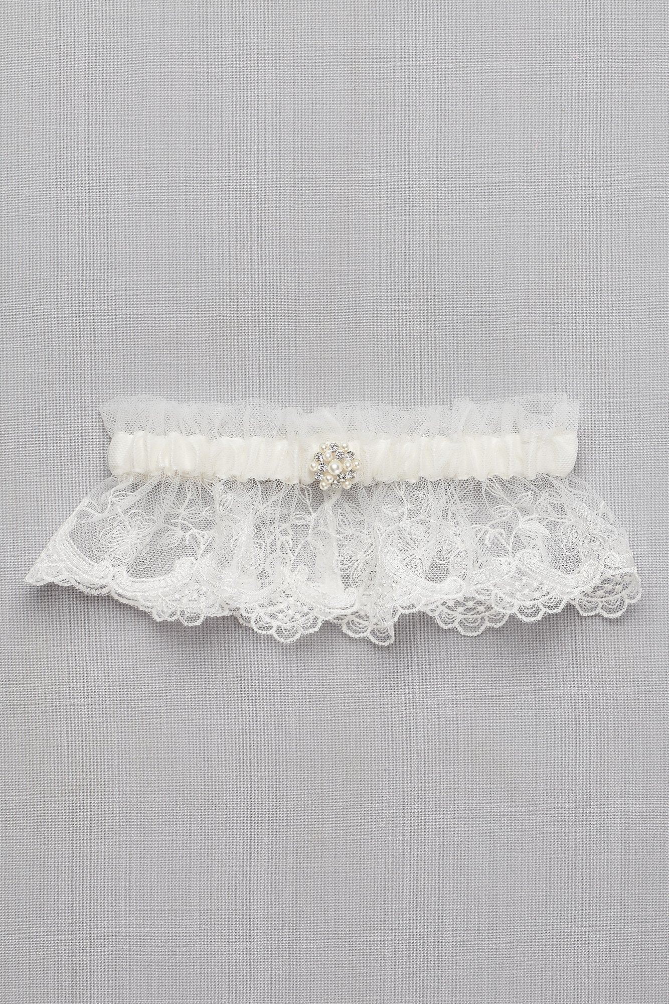 Scalloped Lace Garter with Pearl Detail
