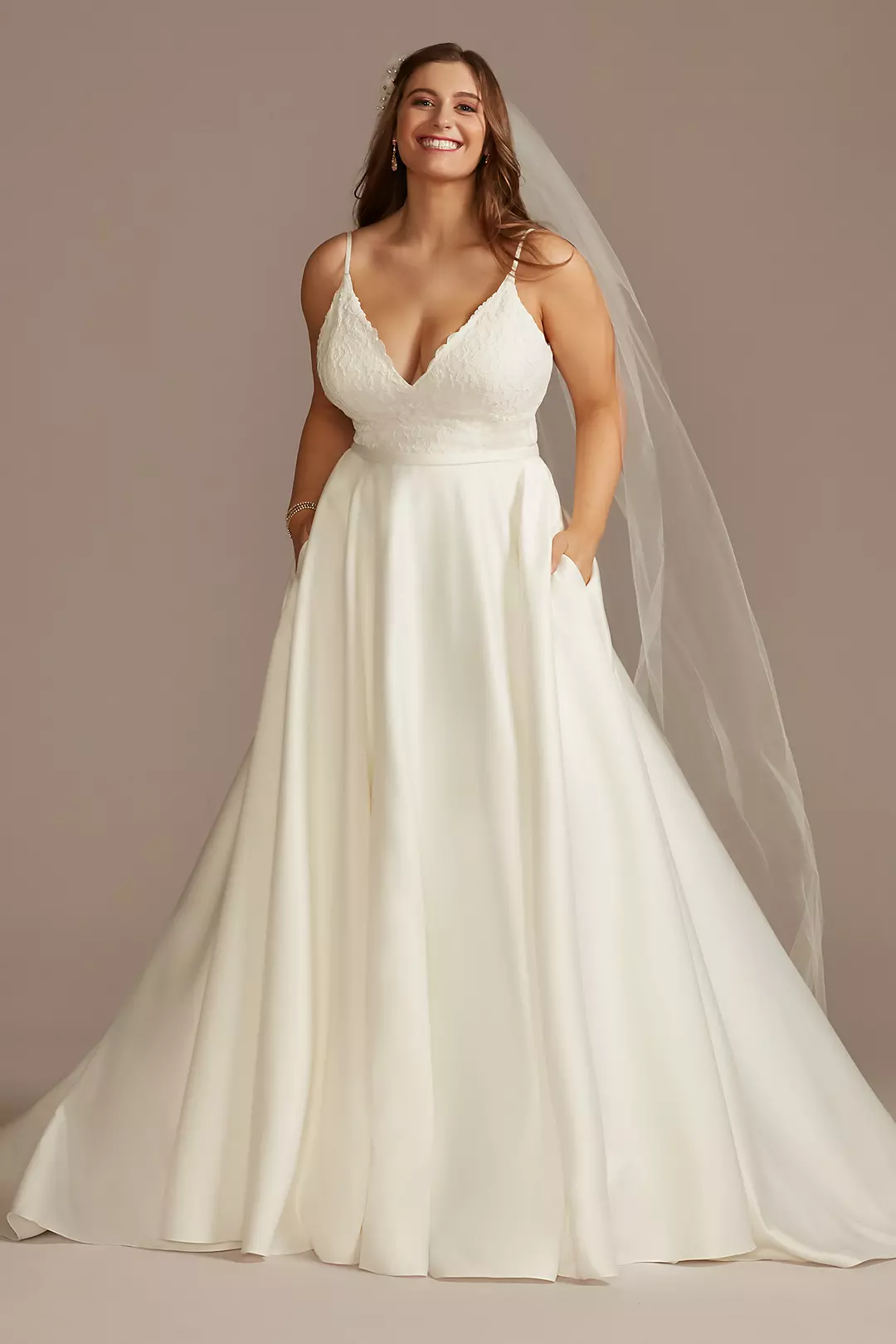 Scalloped Lace Satin Wedding Dress - Image 15