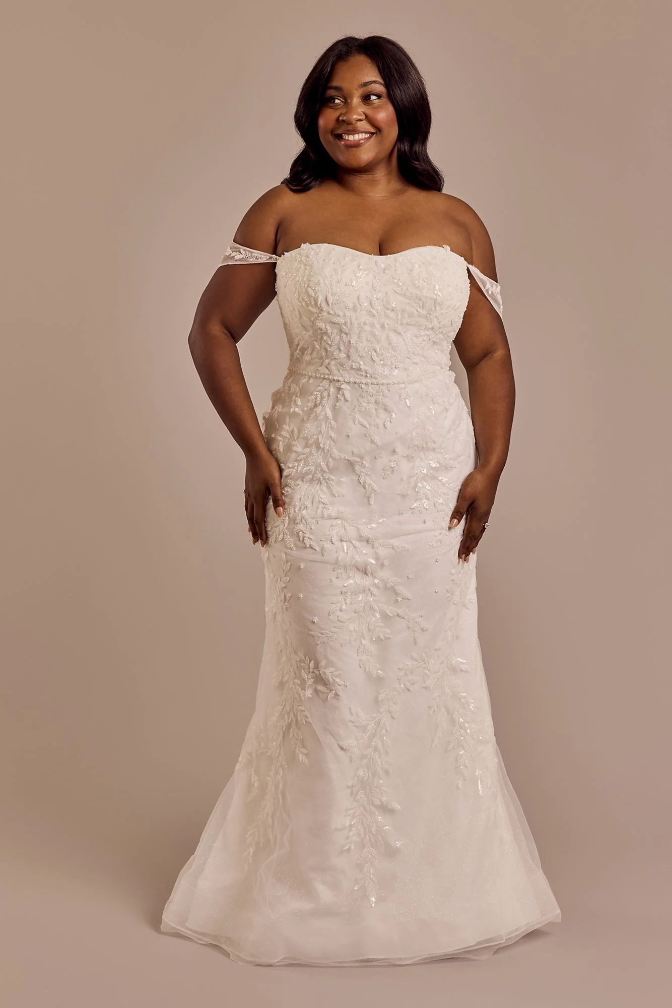 Sheath Wedding Dress with Removable Sleeves - Image 5
