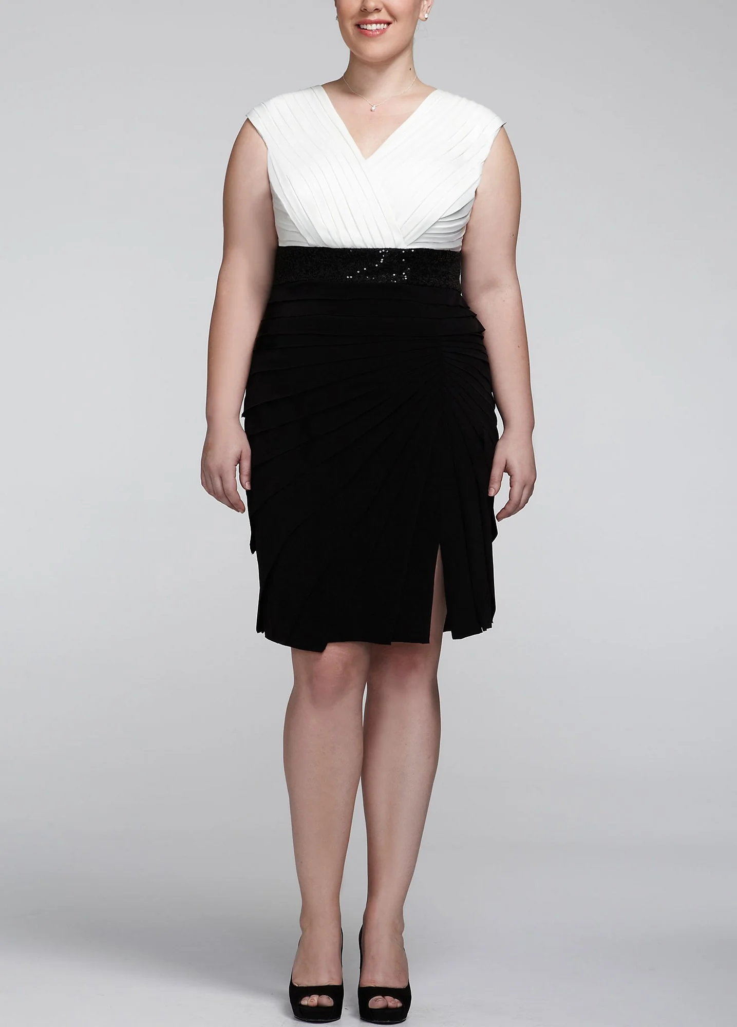 Short Cap Sleeve Jersey Dress with V-Neckline - Image 2