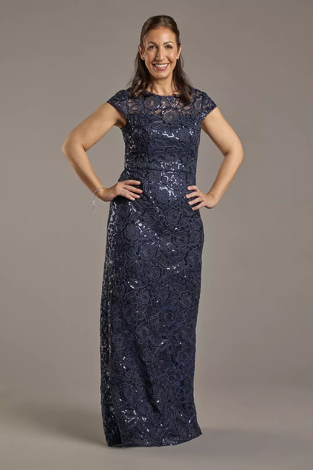 Short Sleeve Embroidered Sheath Dress - Image 2