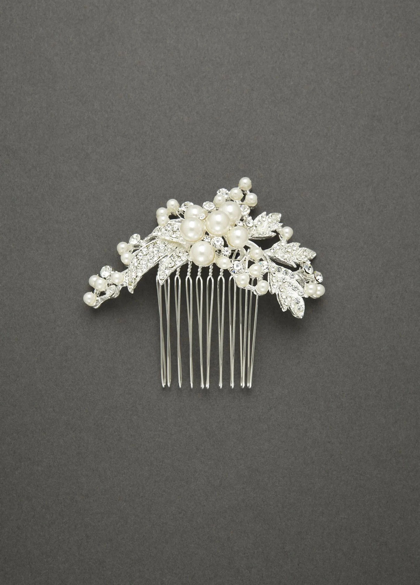 Spray Comb Featuring Pearl Clusters and Crystal