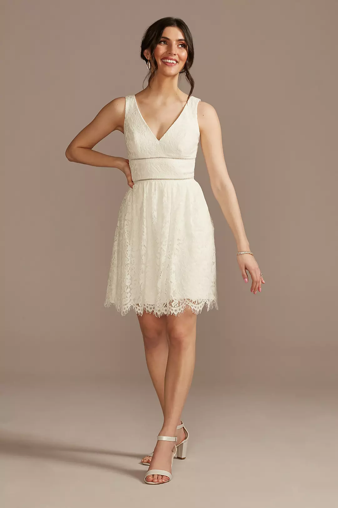 V-Neck Lace Short Sheath Party Dress - Image 3