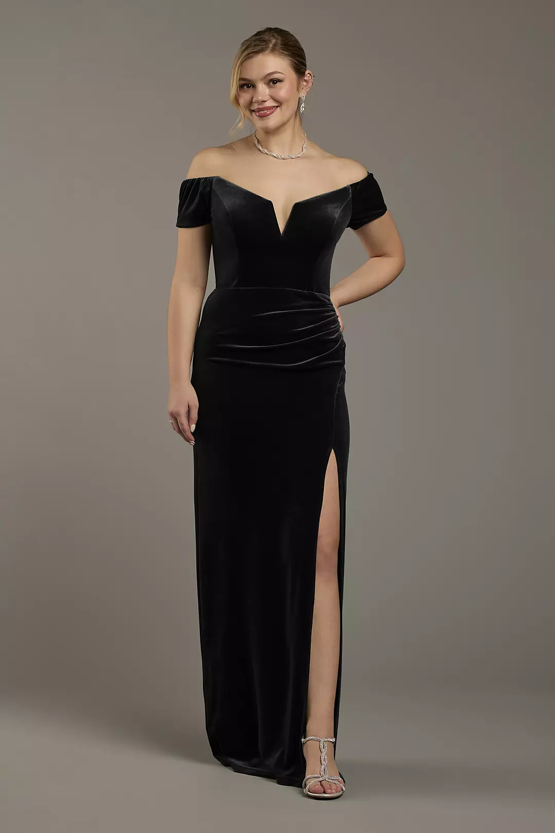 Velvet Off-the-Shoulder Notch Neck Sheath Dress - Image 8